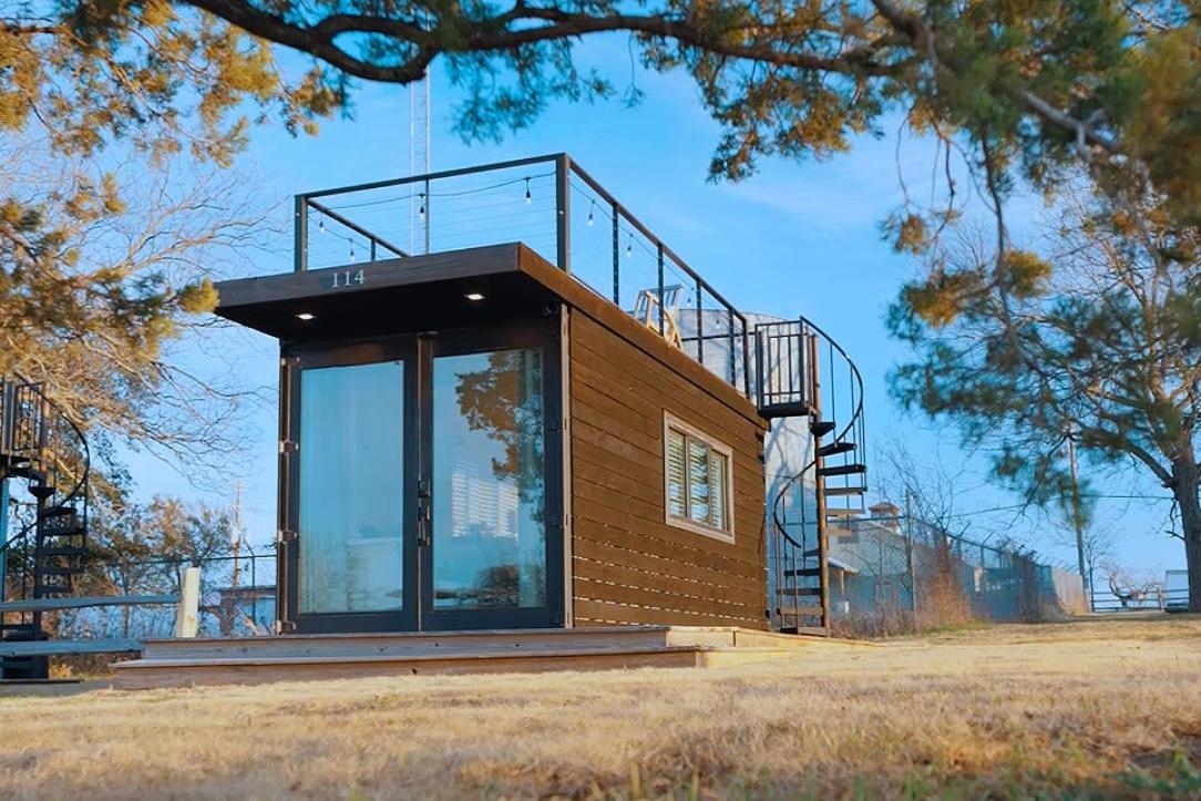 The Bluebonnet-Tiny Container Home Country Setting 12 Min To Downtown 벨미어드 외부 사진